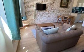 Cosy Old Port Apt In Old Town